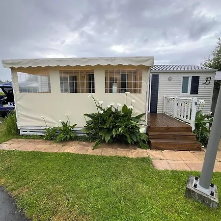 Convivial à Saint-arnoult Avec Piscine